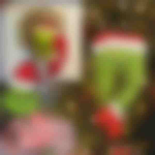 Kalėdinė Grinčo kojų dekoracija | ELFLEGS