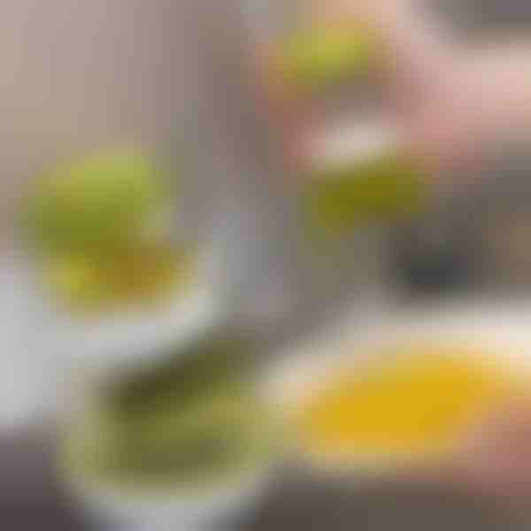 Valymo šepetys su dozatoriumi ir stovu | BRUSKICA