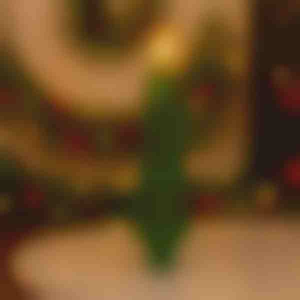 Mirganti be liepsnos šventinė žvakė | CANDLETREE